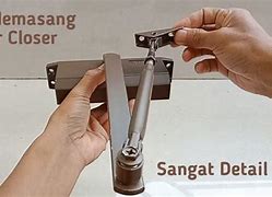 Cara Pasang Door Closer Pintu Kayu